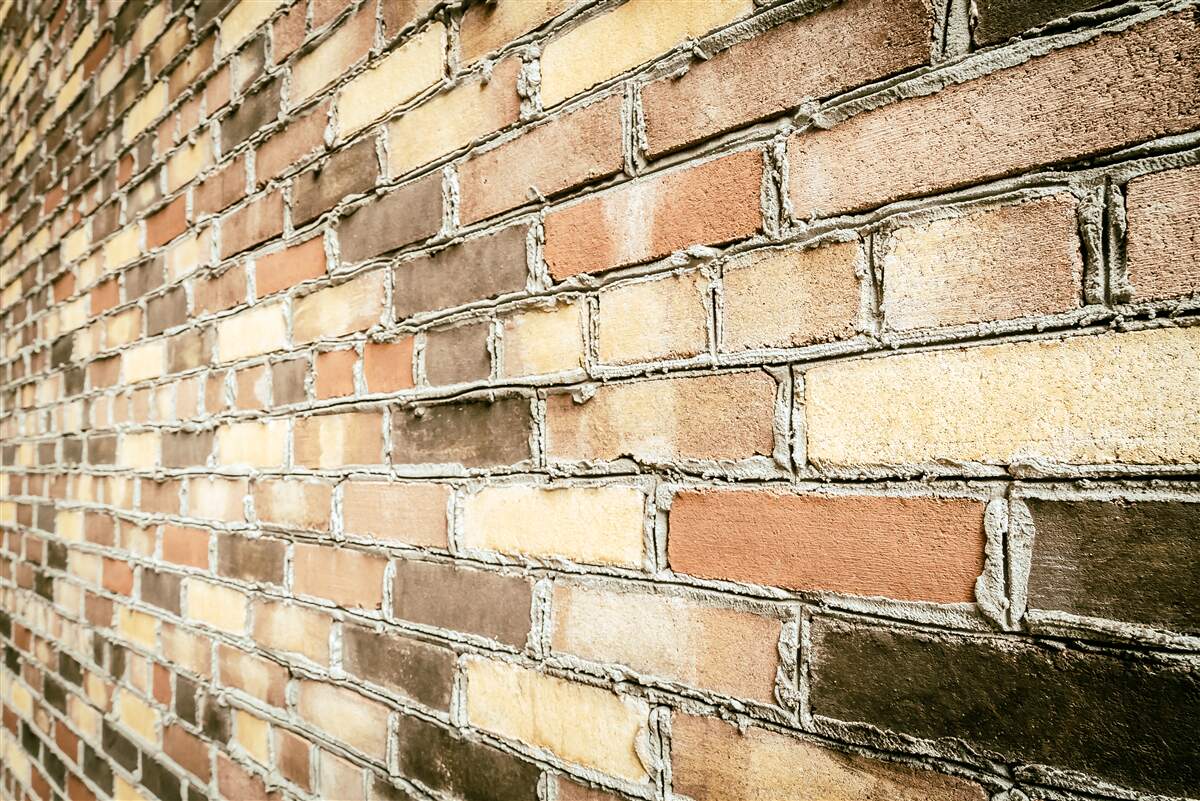 Fototapeta widok z boku na ceglaną ścianę