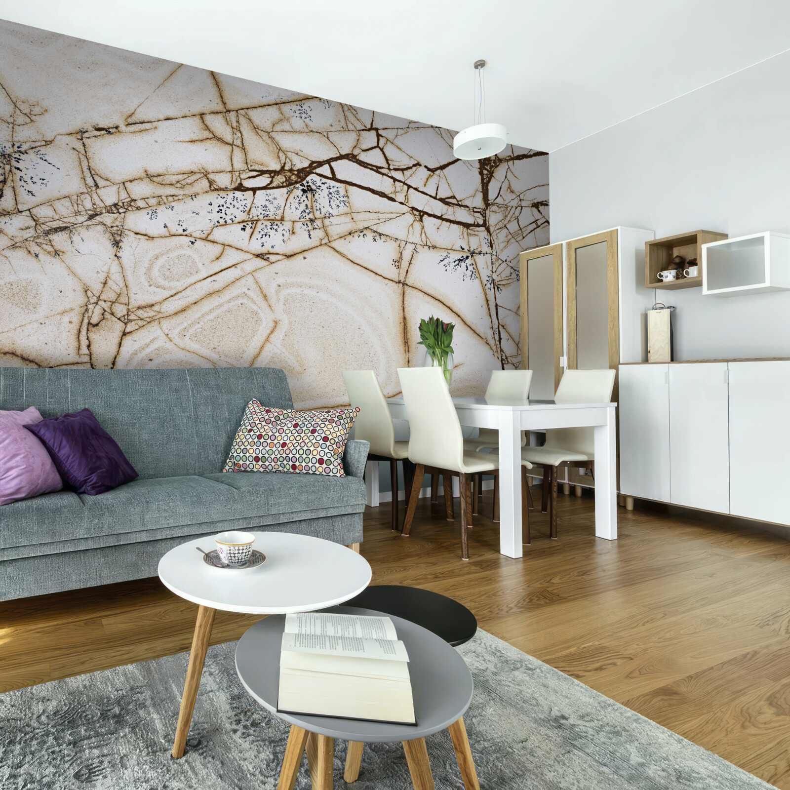 Fototapeta tło z popękanym jasnym marmurem