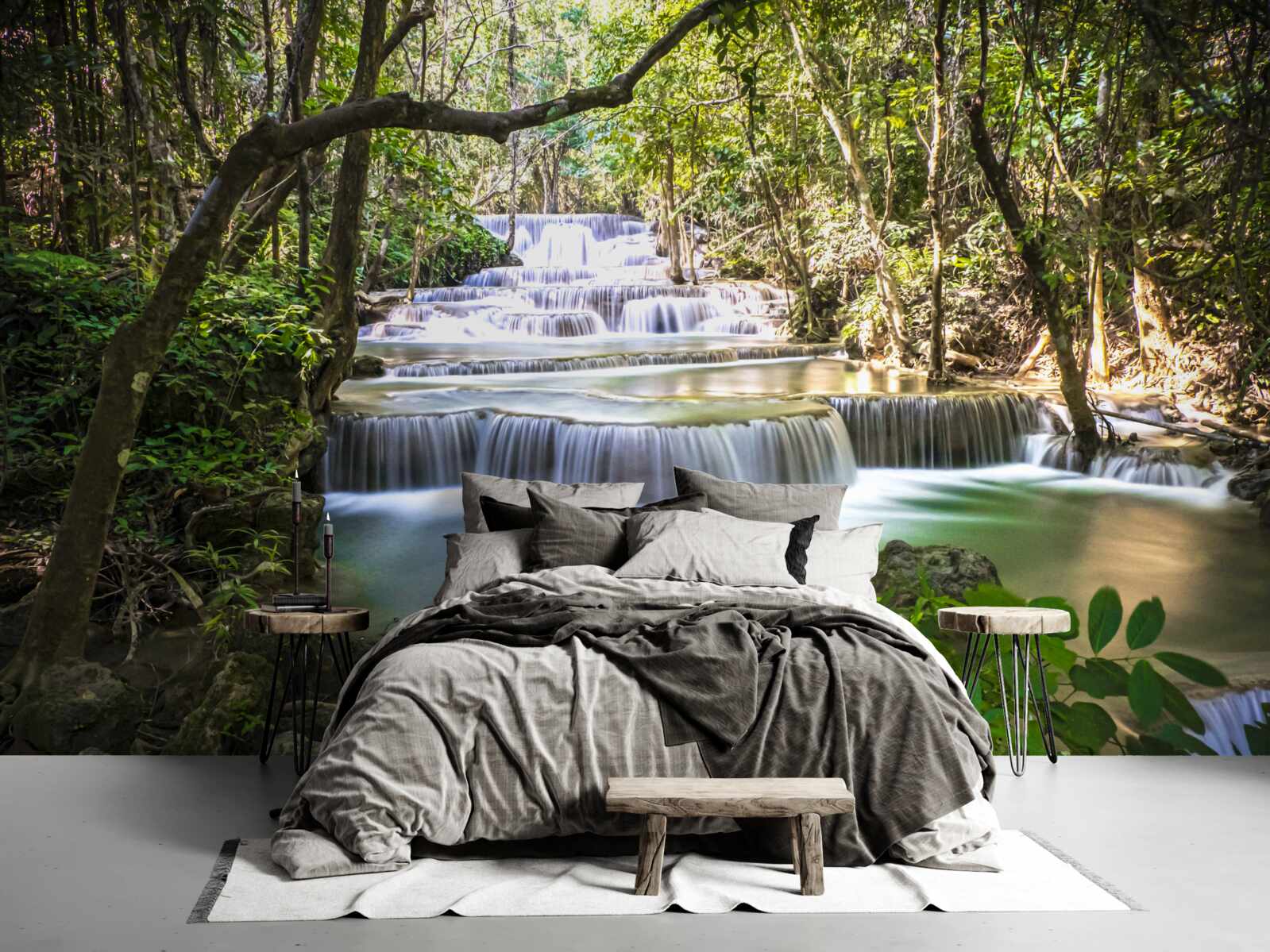 Fototapeta leśne wodospady spadające kaskadą o świcie