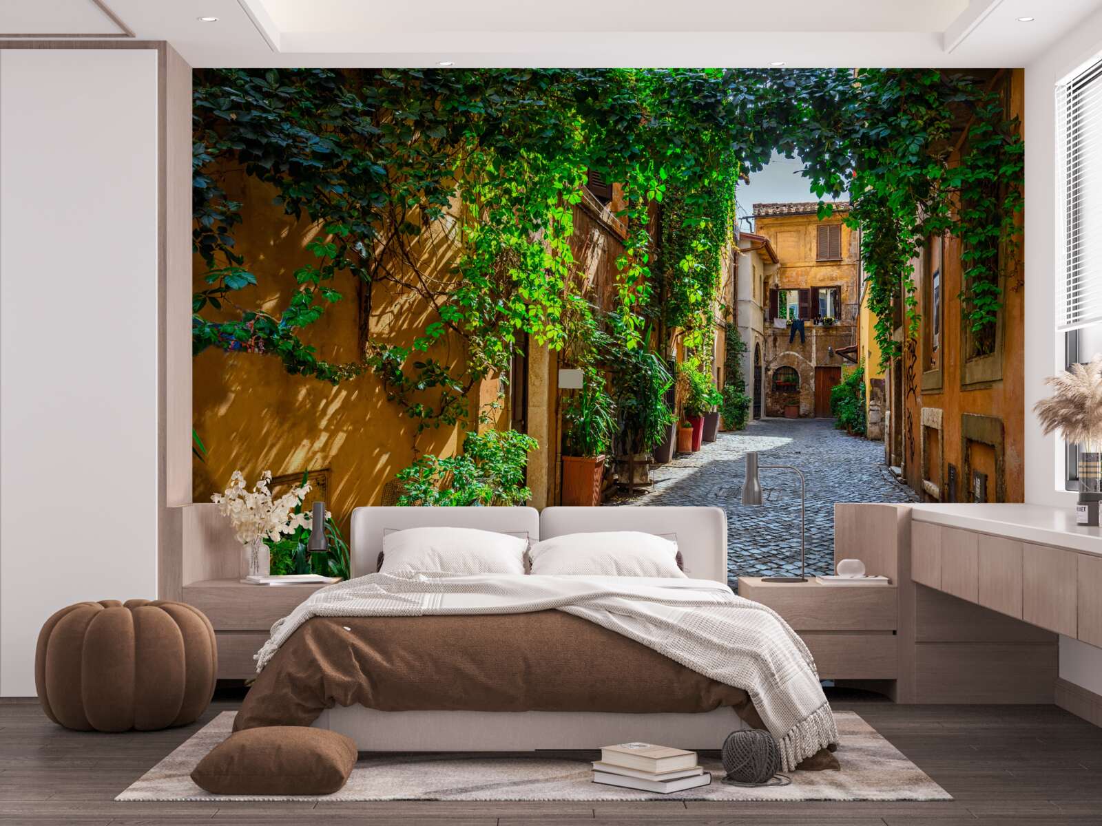 Fototapeta włoski dziedziniec, otoczony zielenią, jest przepełniony komfortem