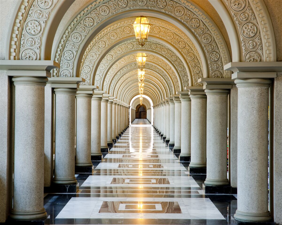 Fototapeta niekończący się rząd marmurowych filarów