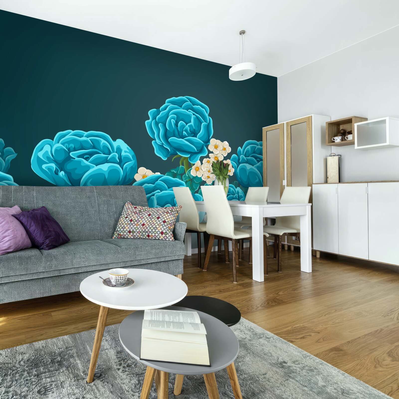 Fototapeta stokrotki są śnieżnobiałe i miniaturowe, a róże są jasnoniebieskie