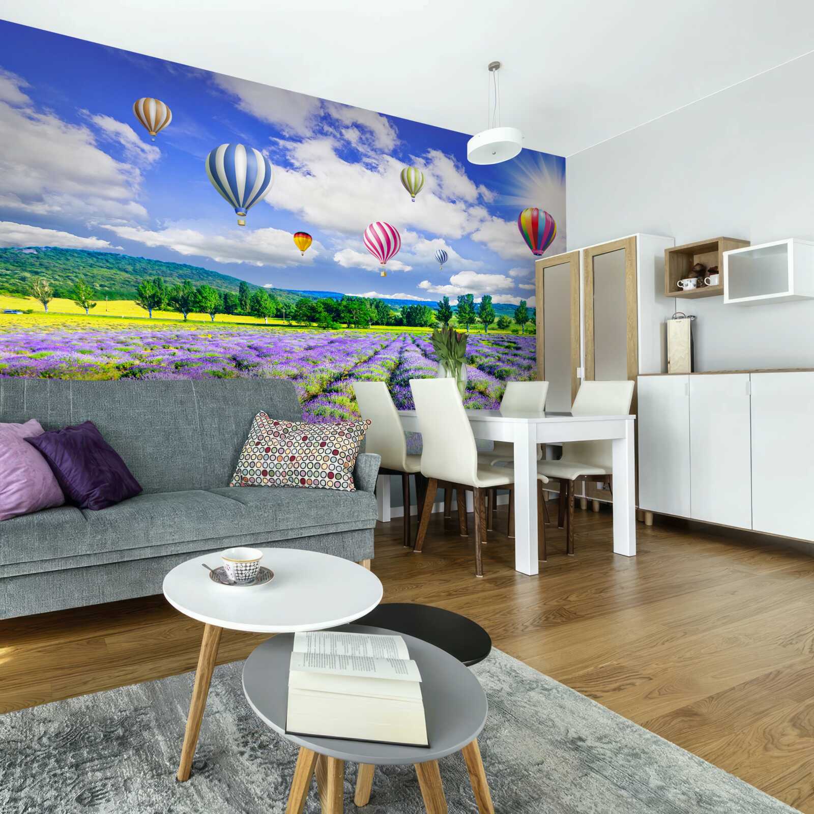 Fototapeta lot balonem nad polem lawendy