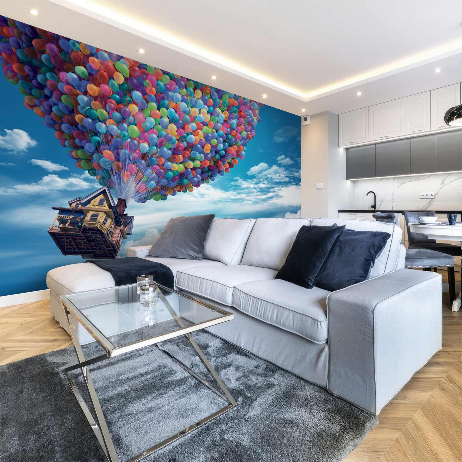 Fototapeta dom z wieloma latającymi piłkami