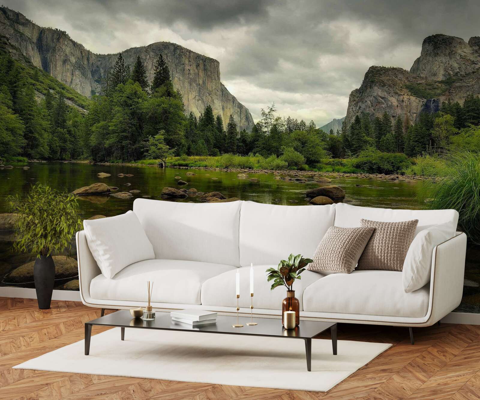 Fototapeta pochmurny dzień nad rzeką w górach