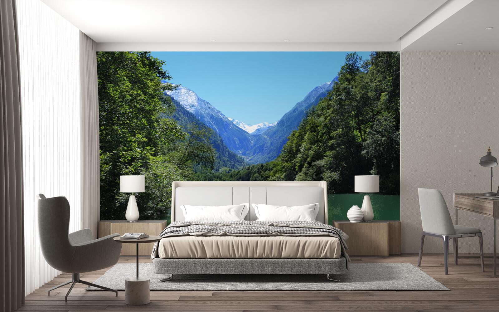 Fototapeta spokojny zbiornik wodny ukryty w gęstym lesie na zboczach gór