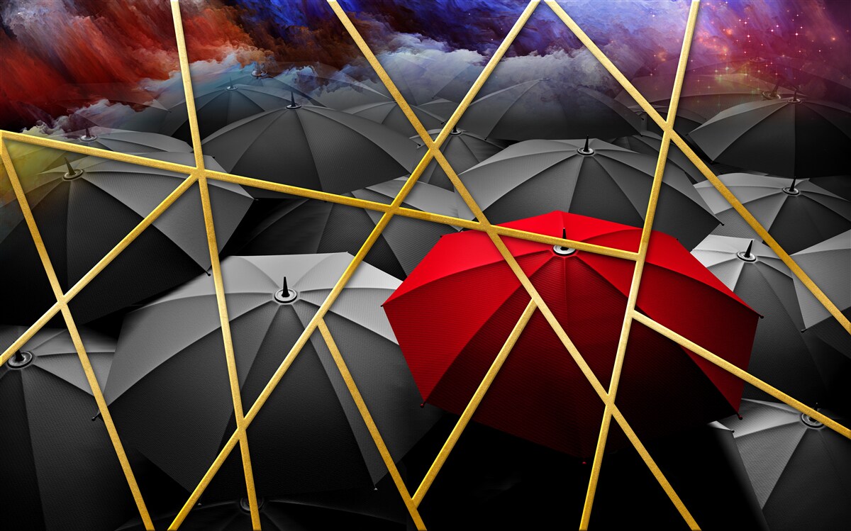 Fototapeta złota siatka na szarym tle akcentowana przez czerwony parasol