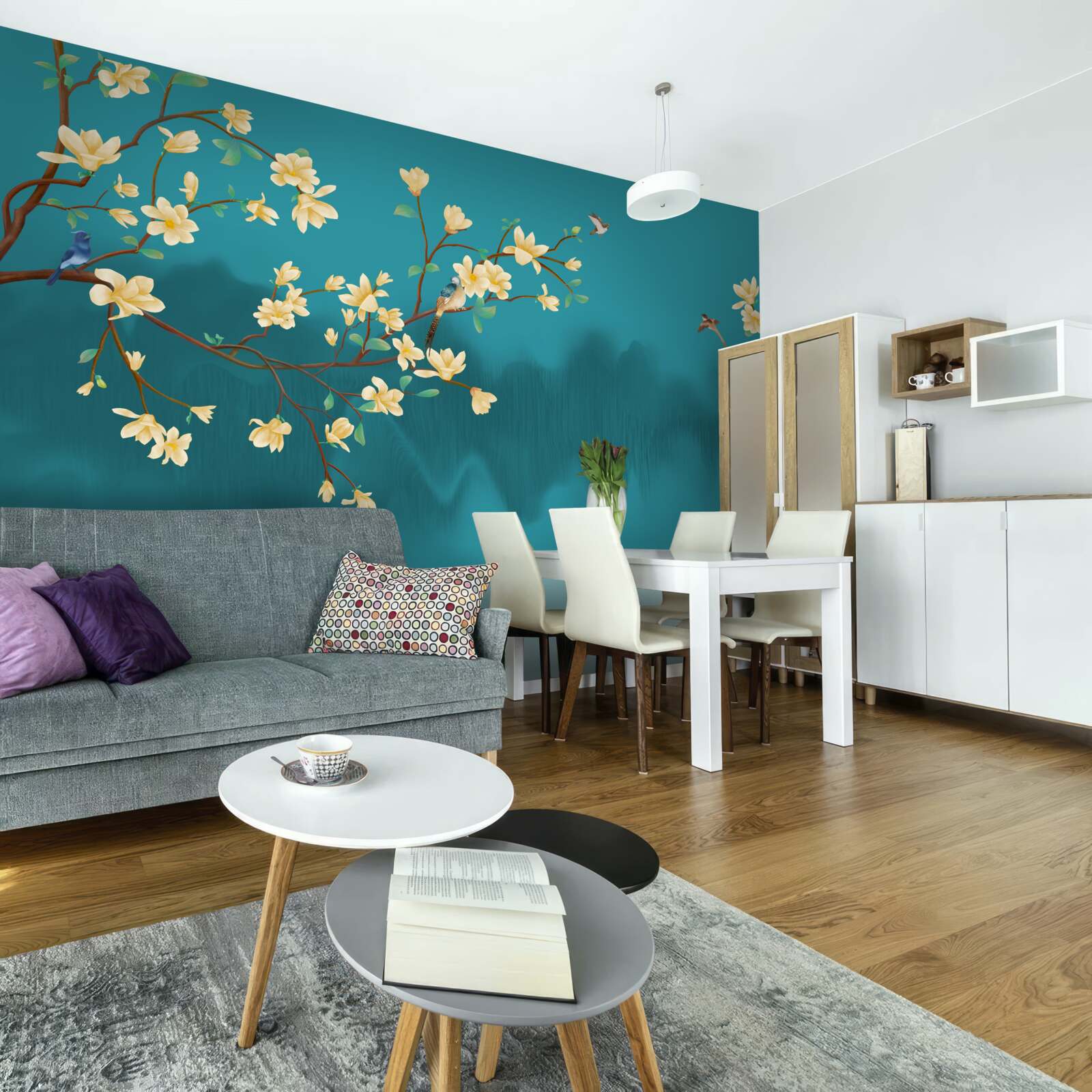 Fototapeta Żółta magnolia w pełnym rozkwicie nad mistyczną mglistą wodą