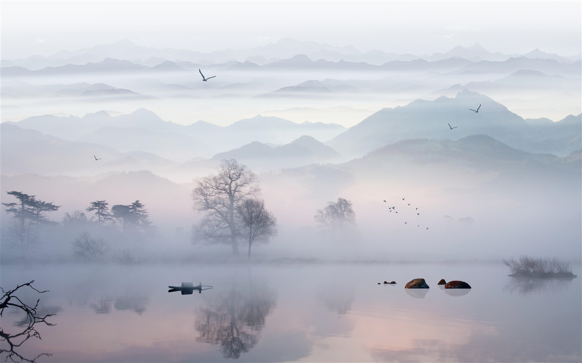 Fototapeta poranna mgła nad wodą jeziora