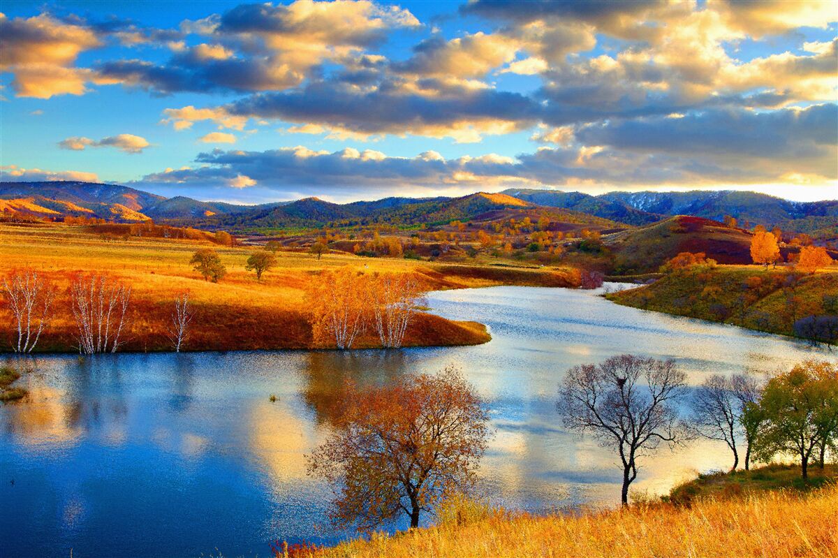 Fototapeta krajobraz z jeziorem jesienią