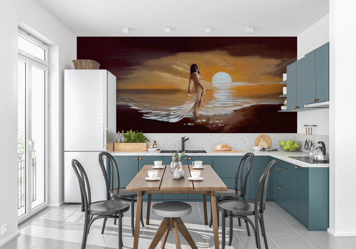 Fototapeta dziewczyna ogląda zachód słońca nad brzegiem morza