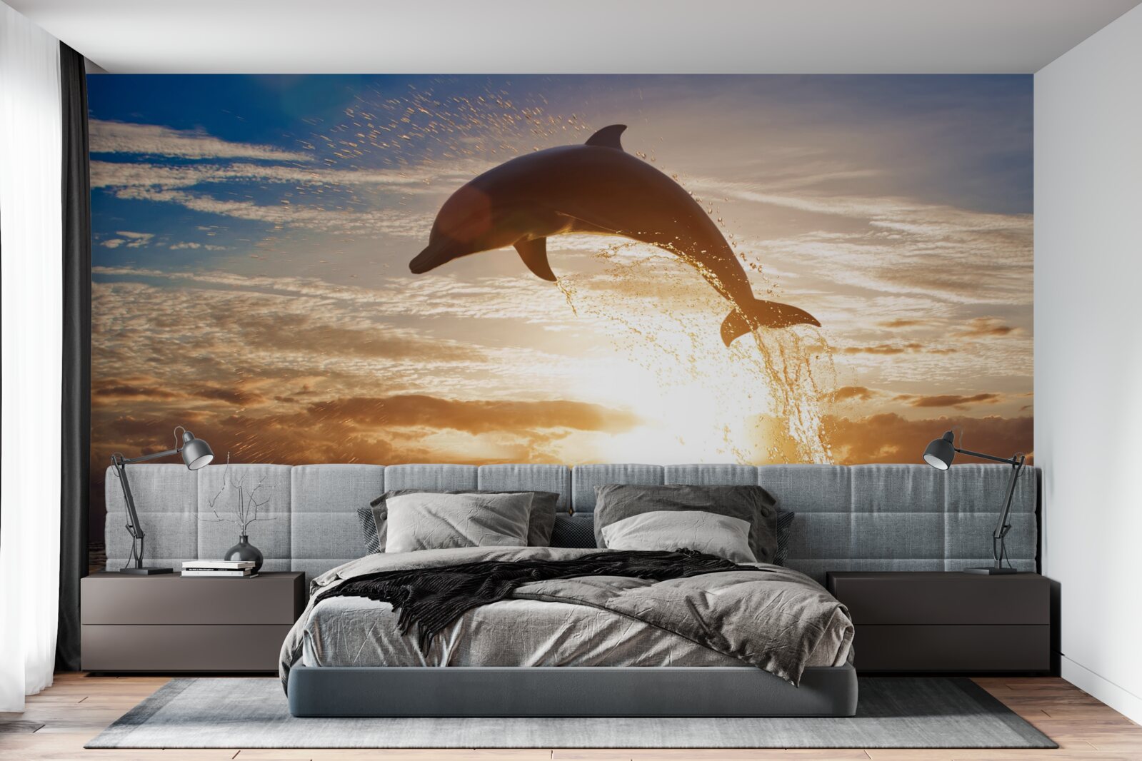 Fototapeta delfin wyskakuje na tle wieczornego zachodu słońca