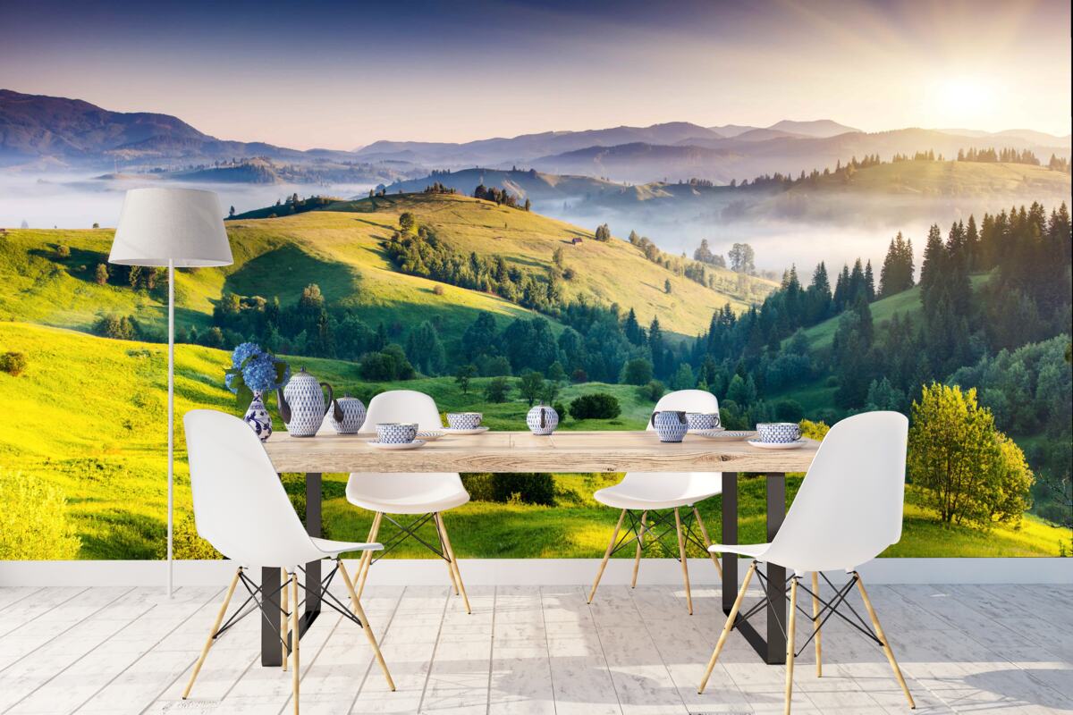 Fototapeta górskie łąki ożywają w ciepłych promieniach świtu