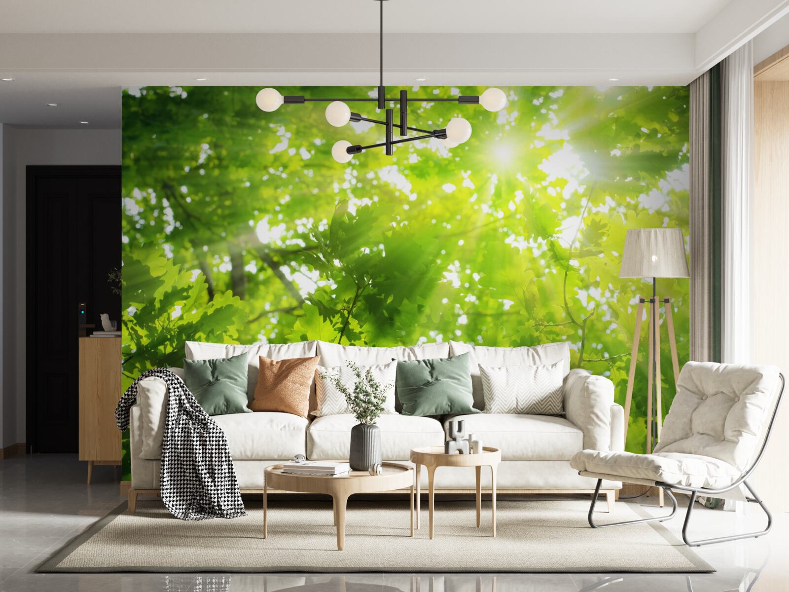 Fototapeta promienie słońca świecące w zielonym zaroślu