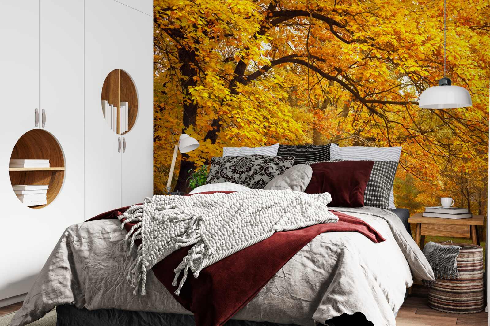 Fototapeta jesień w swoim żółtym stroju wkroczyła do lasu