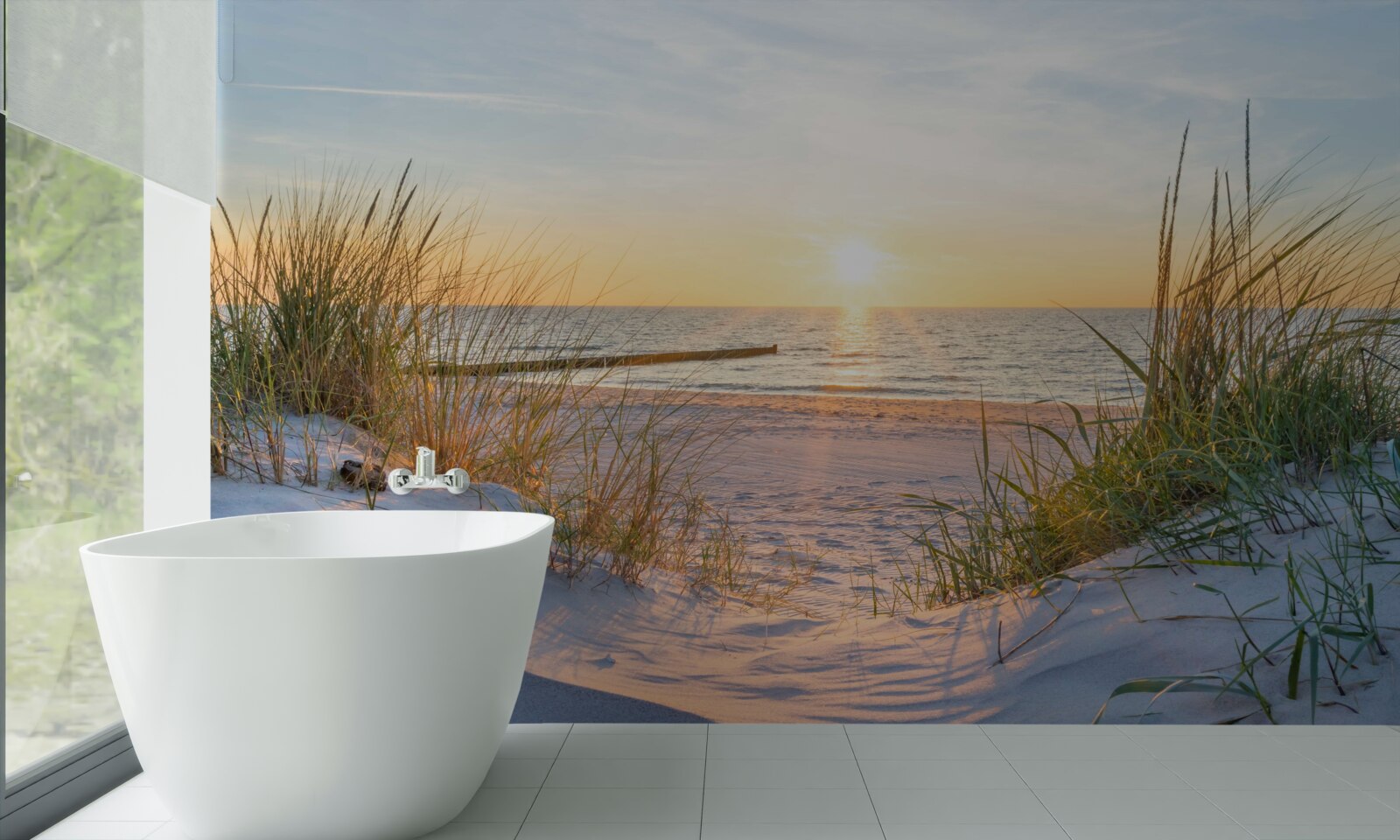 Fototapeta piaszczysta plaża ozdobiona jest zieloną trawą