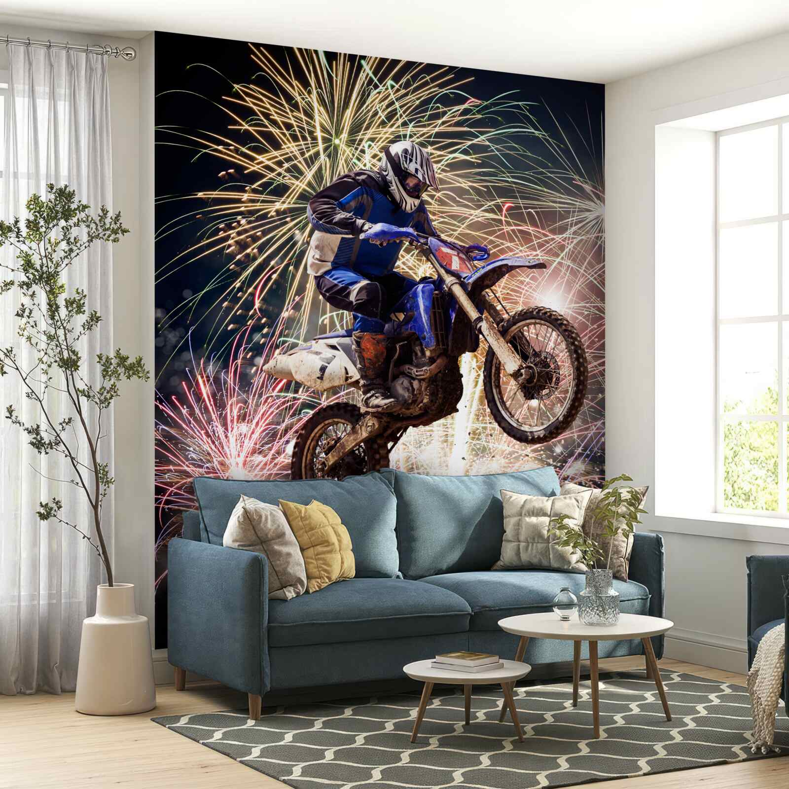 Fototapeta rowerzysta z tyłu fajerwerków