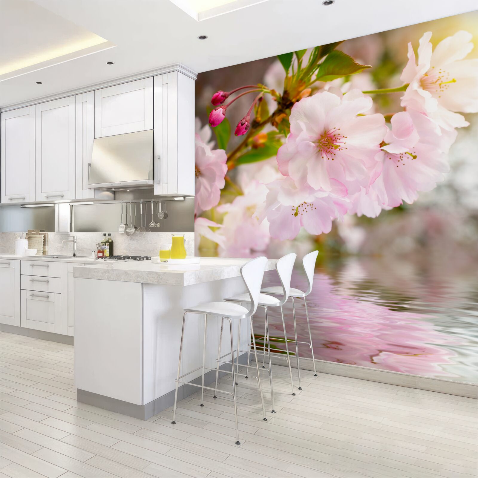 Fototapeta gałęzie wiśni z różowymi kwiatami wiszą nad wodą