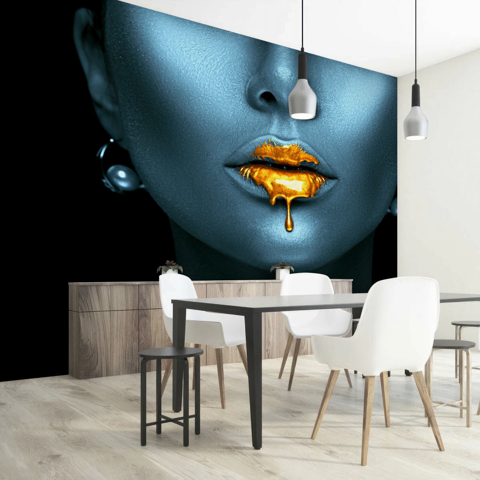 Fototapeta kobieta z ustami pokrytymi złotą farbą