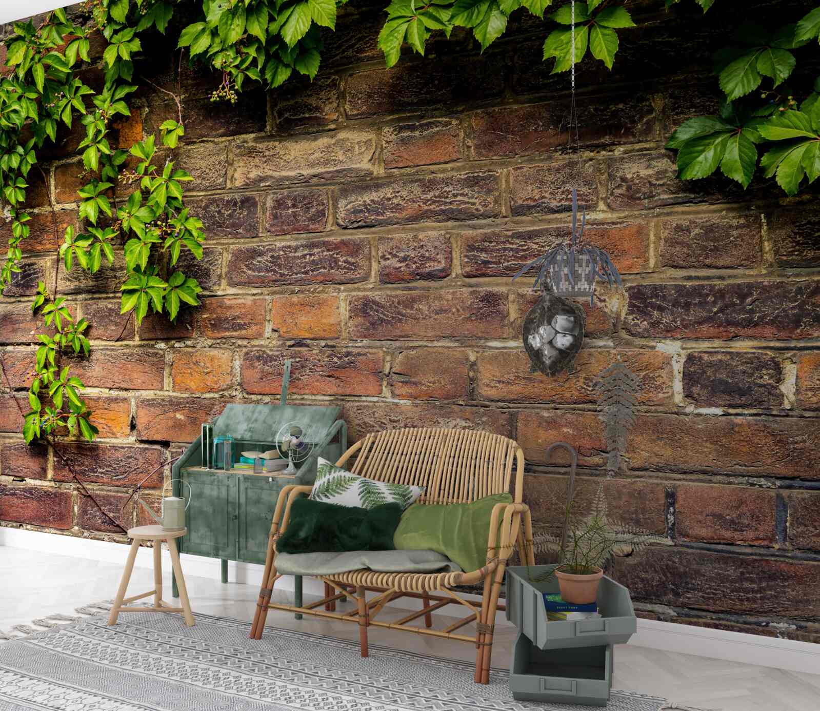 Fototapeta Ściana z cegieł opleciona zielonymi roślinami