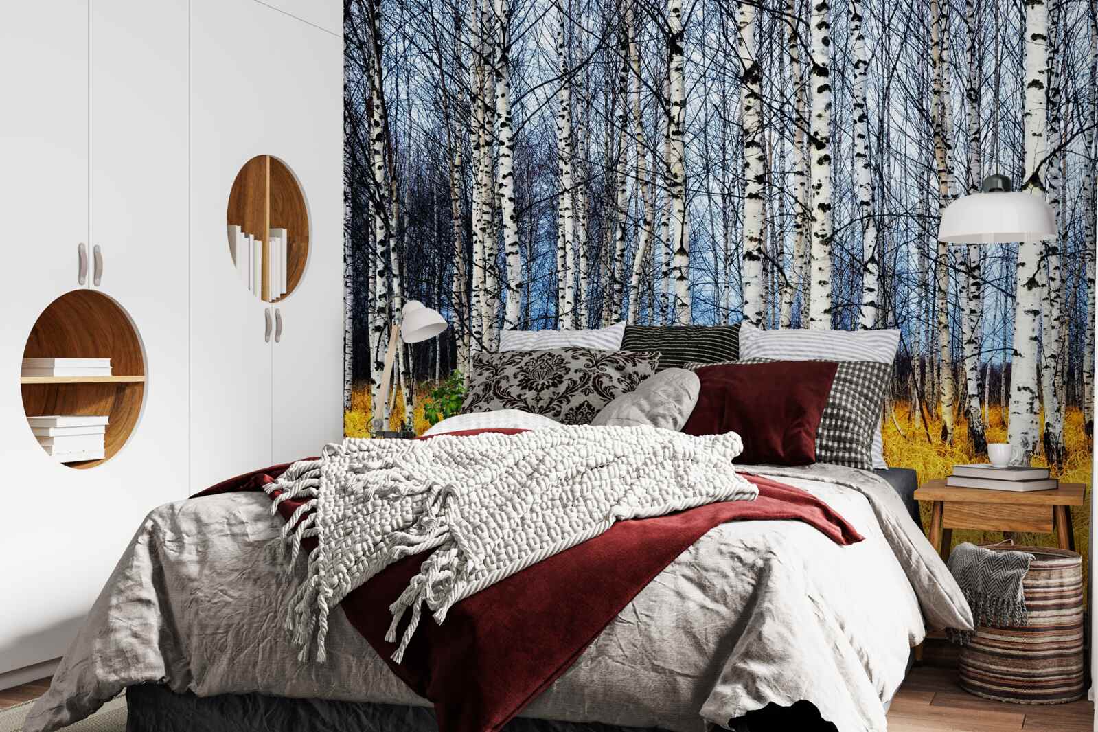 Fototapeta opadłe liście brzozy na tle żółknącej trawy leśnej