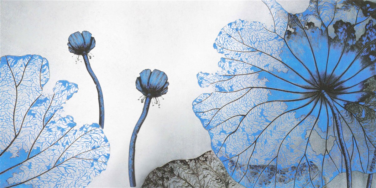 Fototapeta mgliste maki z niebieskimi pąkami