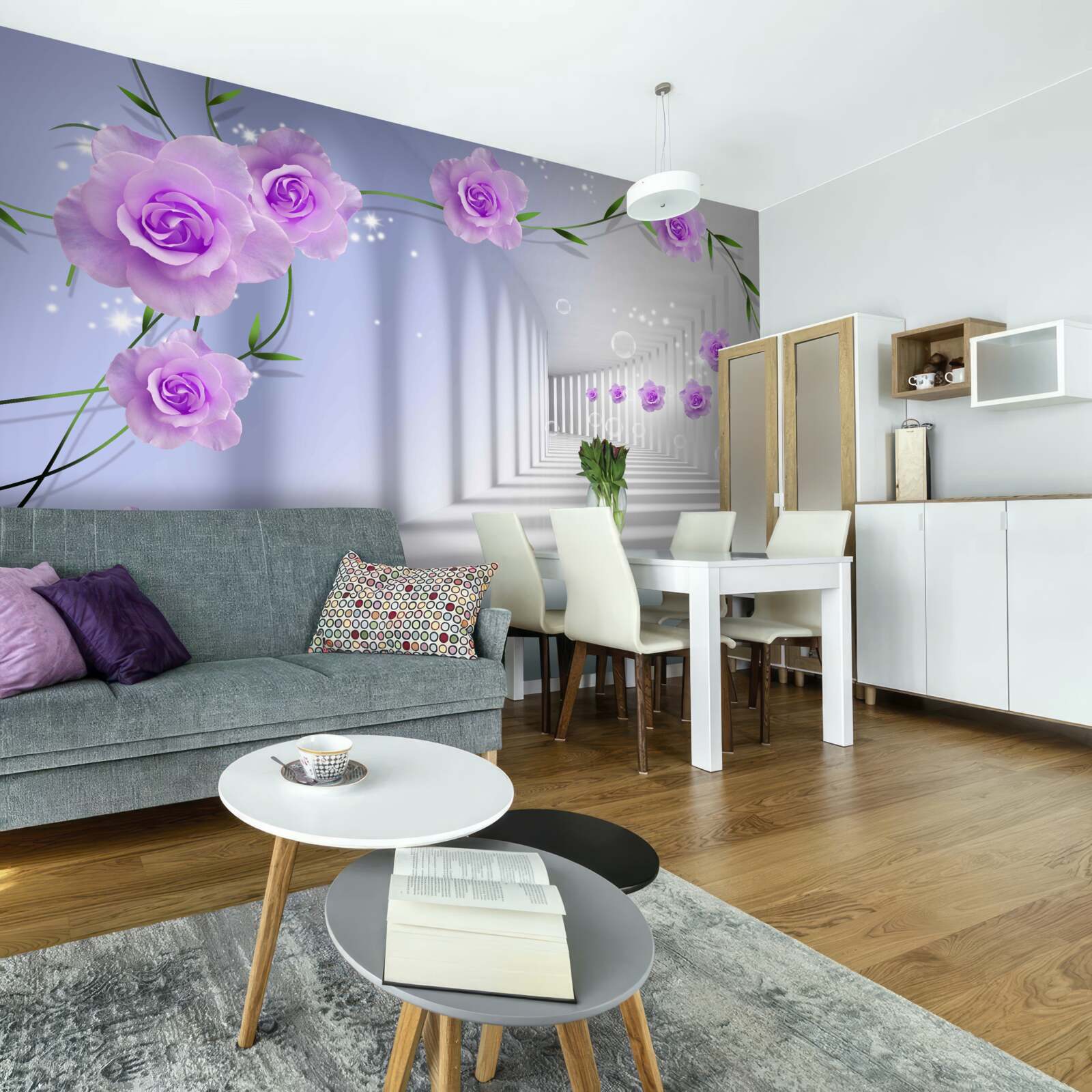 Fototapeta korytarz jest długi, a róże są liliowe