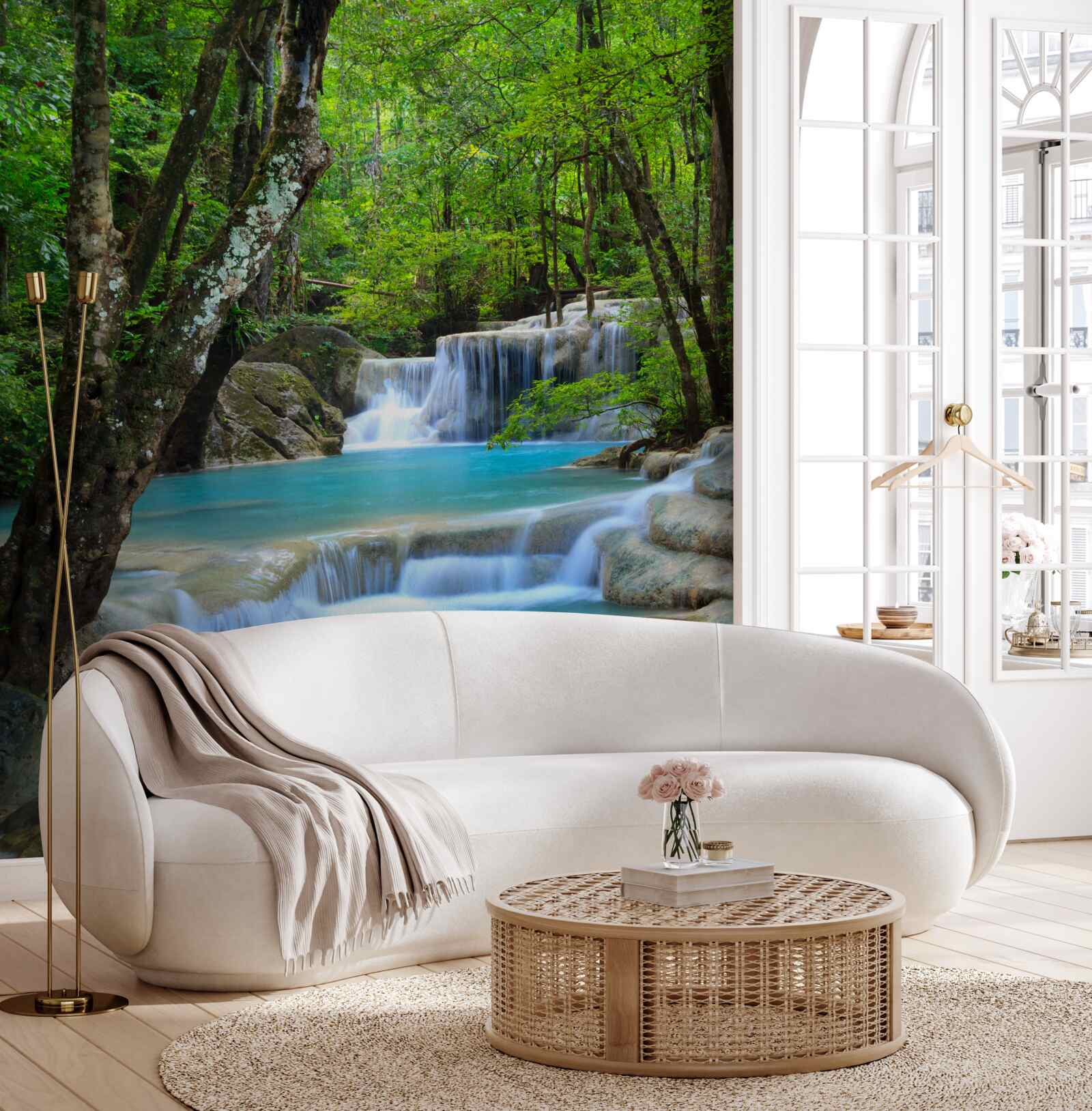 Fototapeta wody leśnego wodospadu są czyste i błękitne