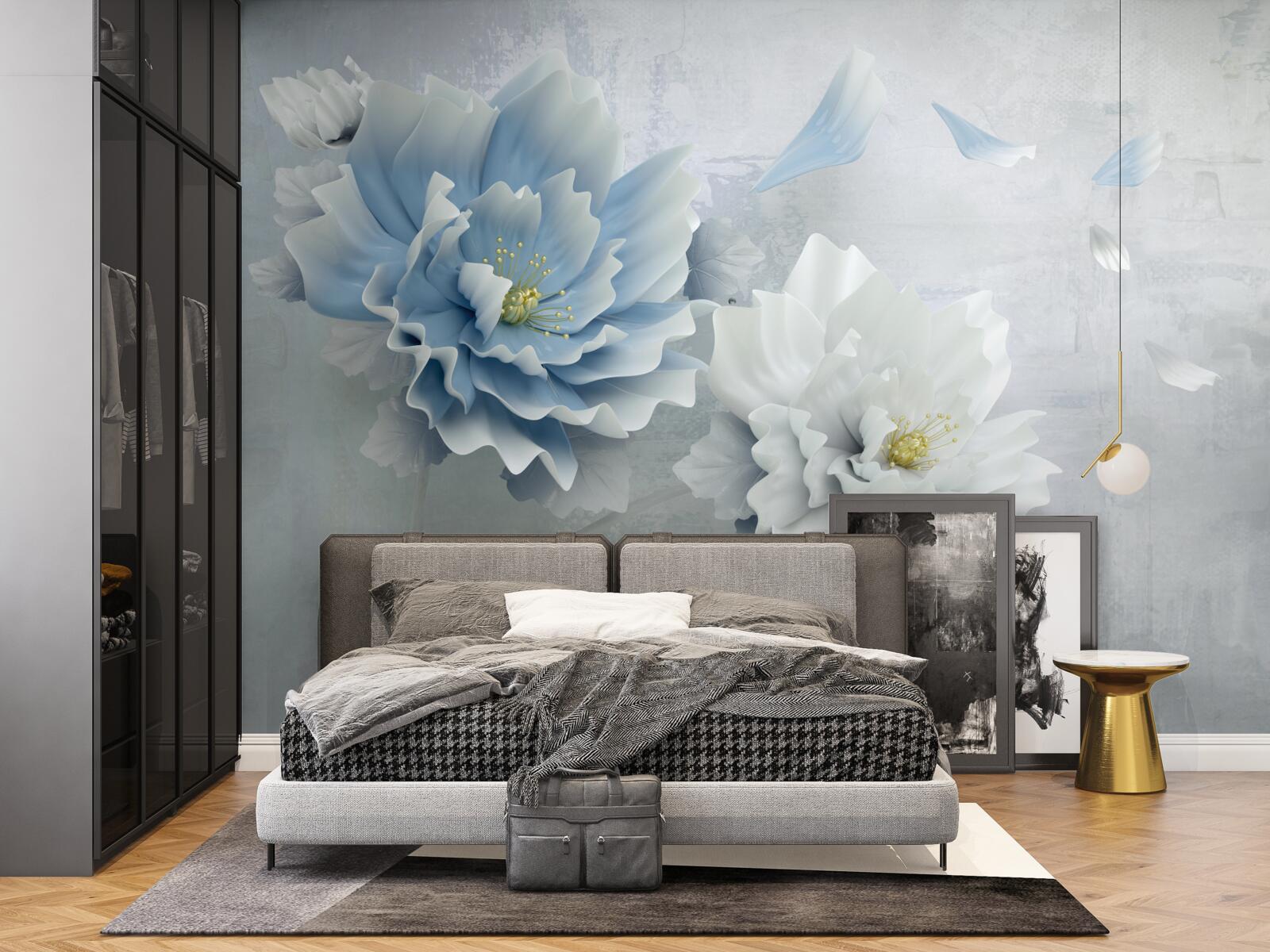 Fototapeta abstrakcyjny obraz biało-niebieskiego kwiatu na tle gór