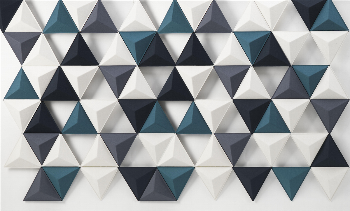 Fototapeta trójkąty wolumetryczne w odcieniach bieli i szmaragdu