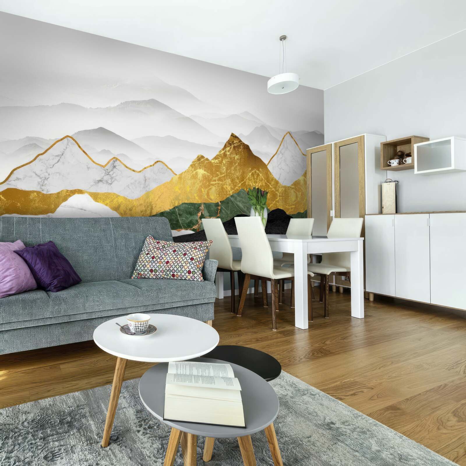 Fototapeta paski w różnych kolorach na marmurowym tle