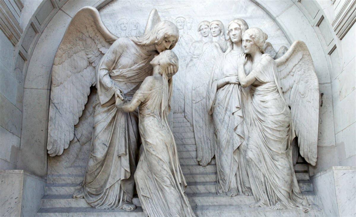 Fototapeta kompozycja rzeźb przedstawiających anioły