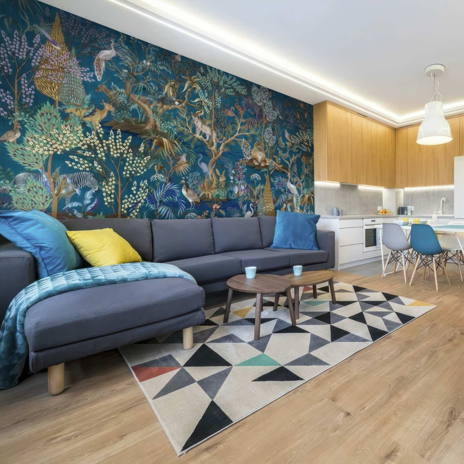 Fototapeta ciemne tło z wizerunkami roślin i zwierząt