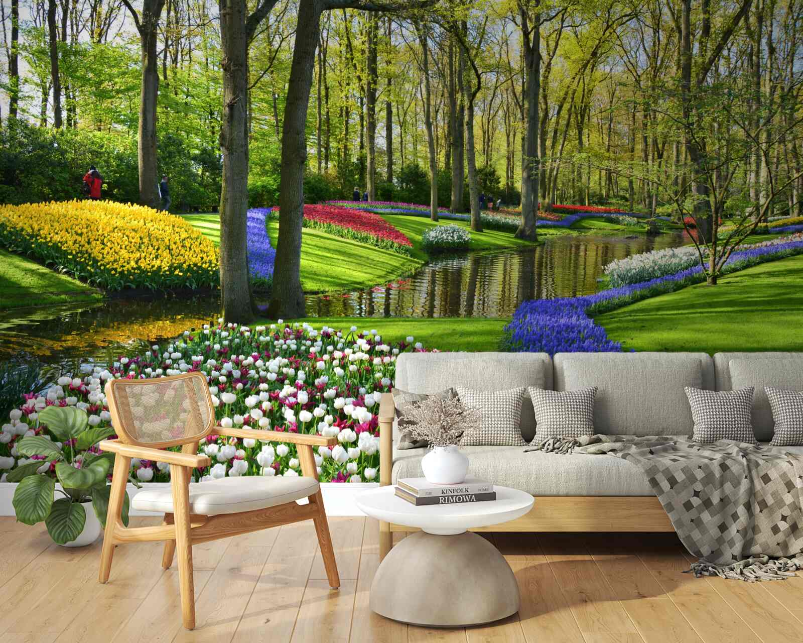 Fototapeta wspaniała ścieżka z tulipanami w pobliżu wody