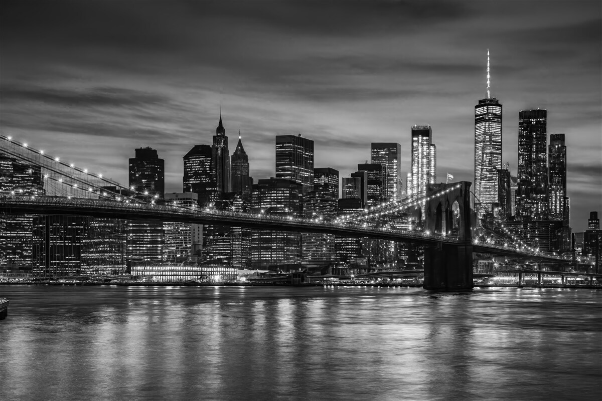 Fototapeta Jednobarwna panorama miasta o zmroku.