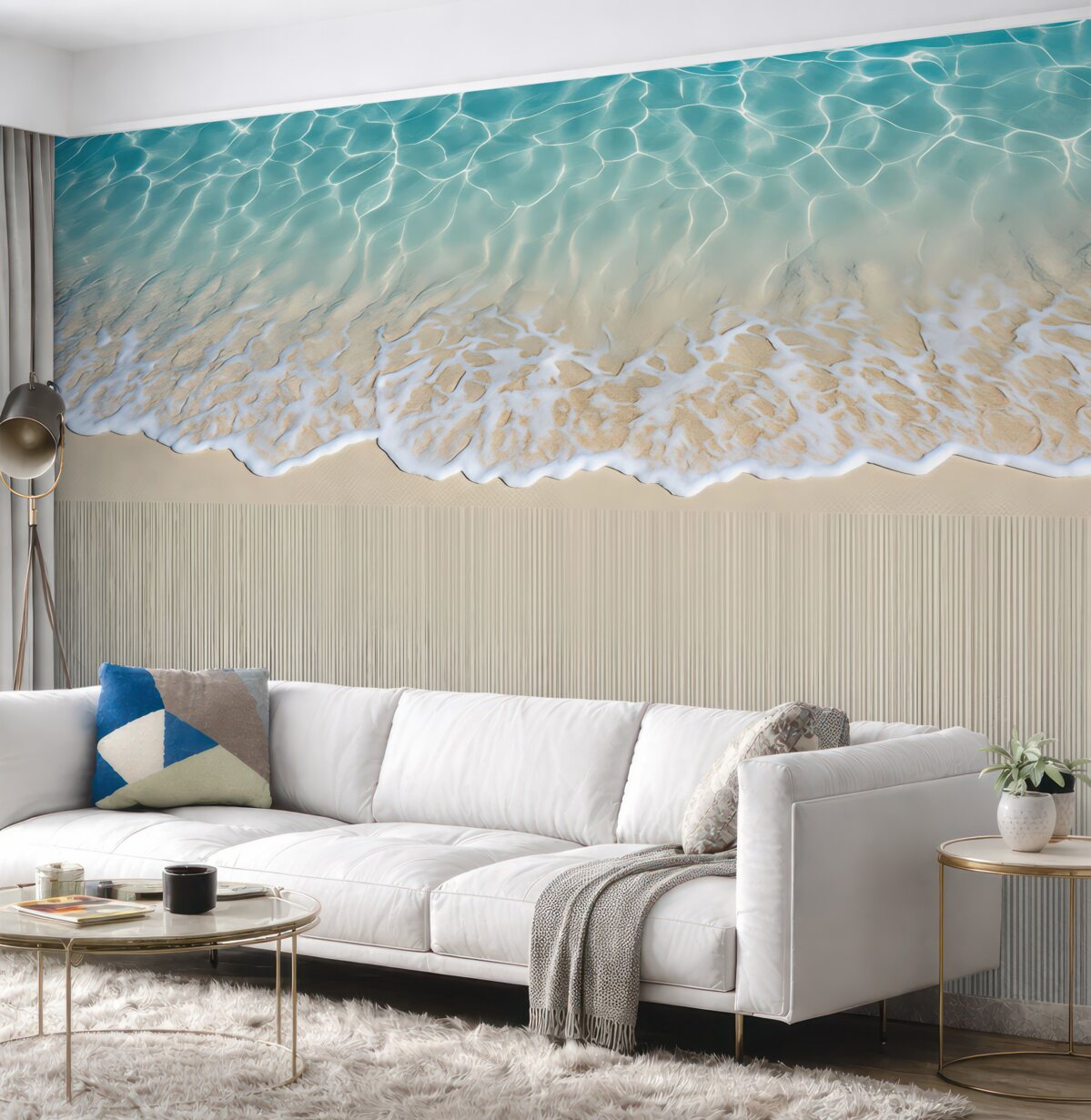 Fototapeta Tapeta w tonacjach beżu i błękitu z morskimi falami i pianą na tle w prążki.