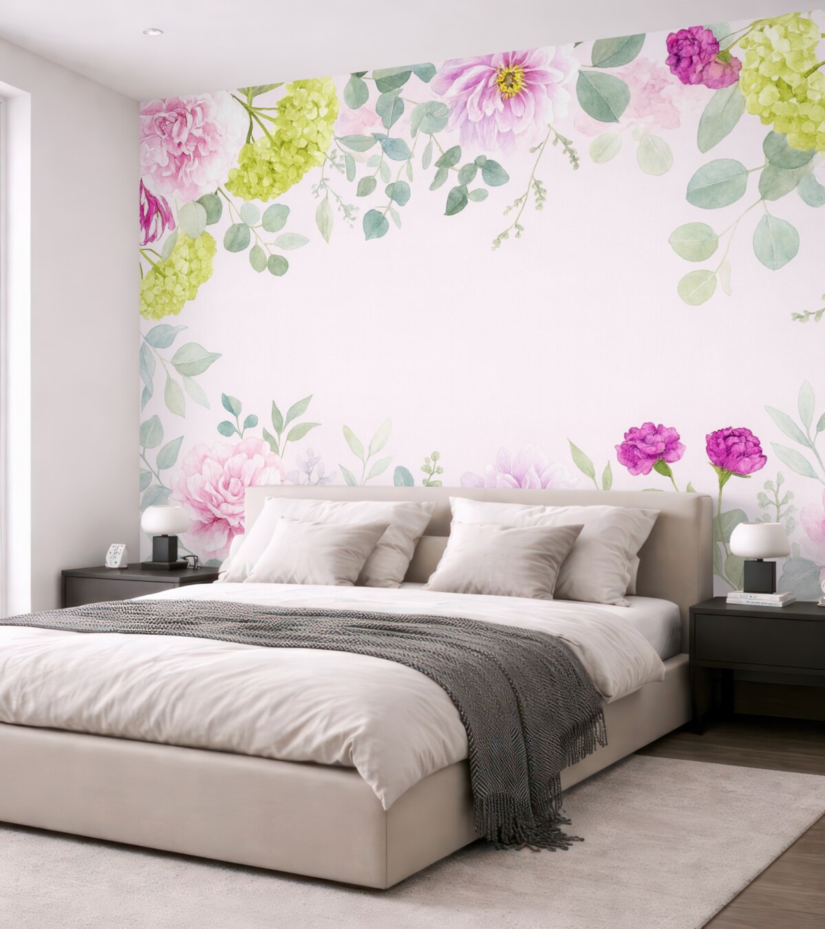 Fototapeta Różowe kwiaty na zielonych liściach u góry.