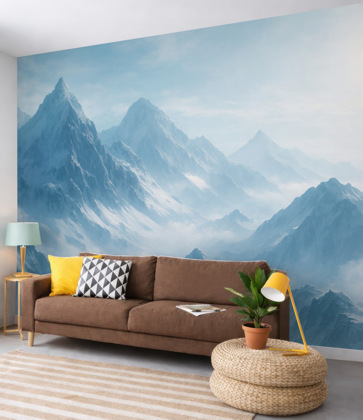 Fototapeta Góry w mgle w blasku słońca.