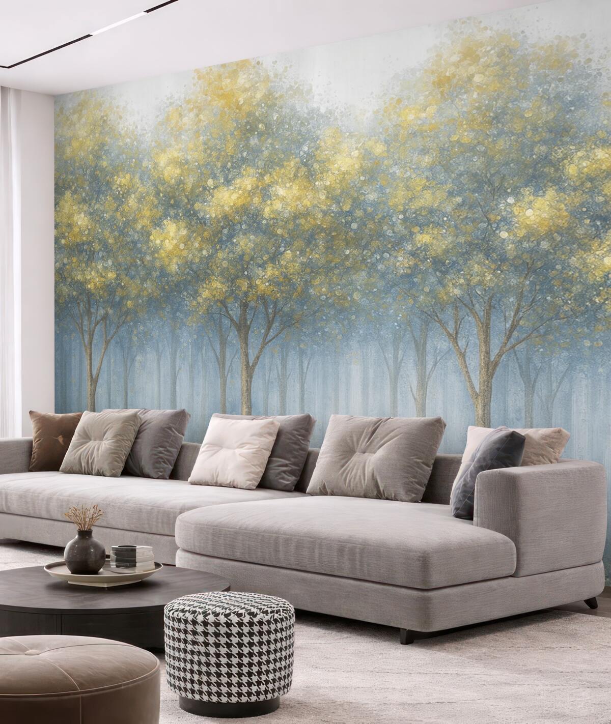 Fototapeta Wysokie dekoracyjne drzewa z liśćmi na mglistym błękitnym tle, kształtujące spokojny pejzaż.