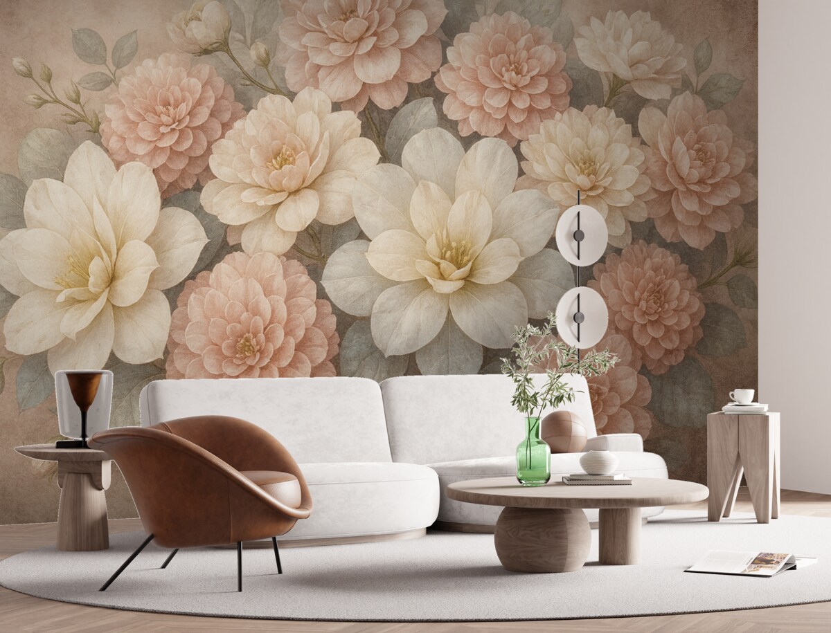 Fototapeta Delikatny, fakturowany nadruk z brzoskwiniowymi i białymi kwiatami piwonii oraz zielonymi liśćmi na jasnobeżowym tle.