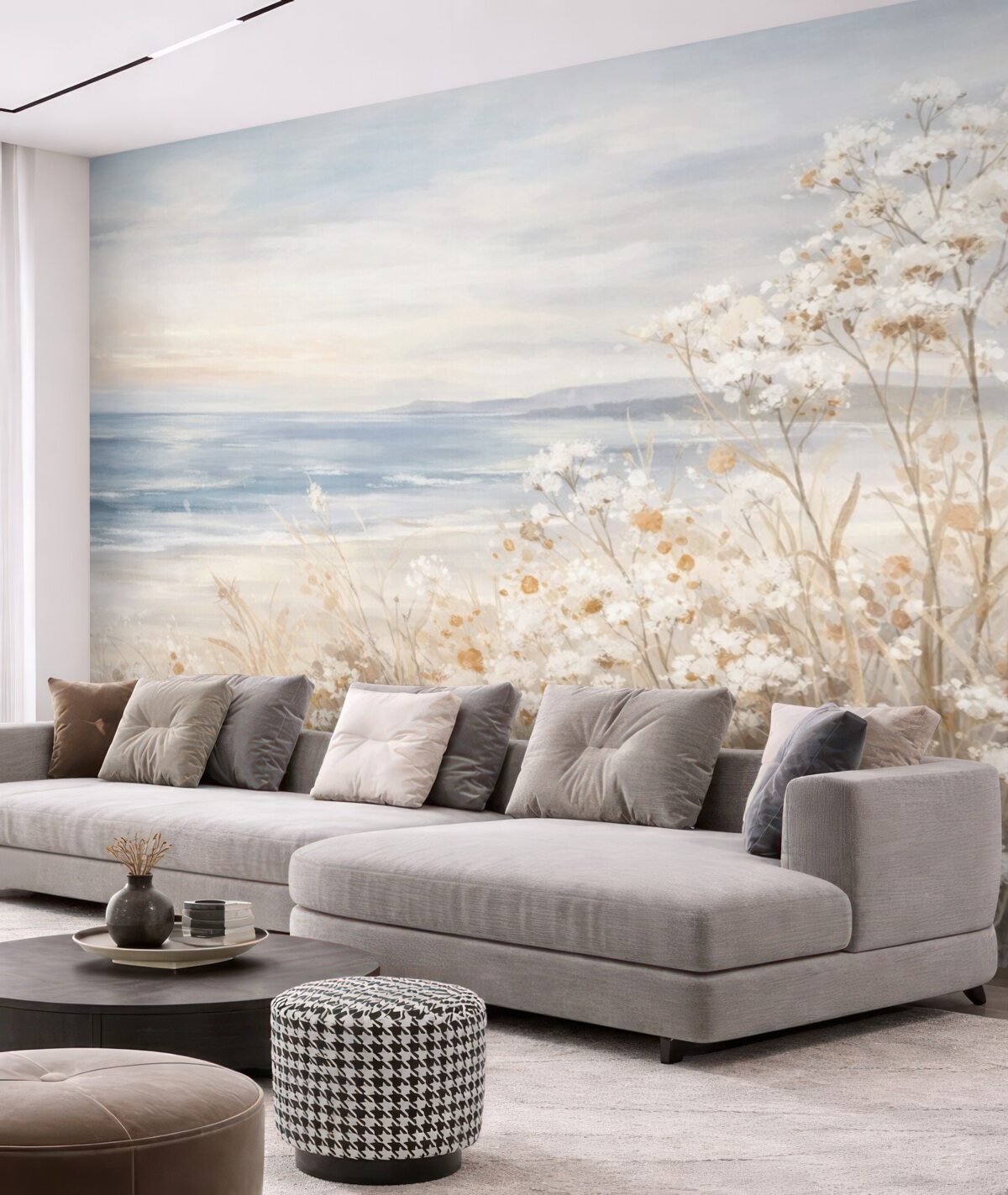 Fototapeta Białe, abstrakcyjne kwiaty z subtelnymi łodygami w trawie, na łagodnym, stonowanym tle cichego morza i nieba.